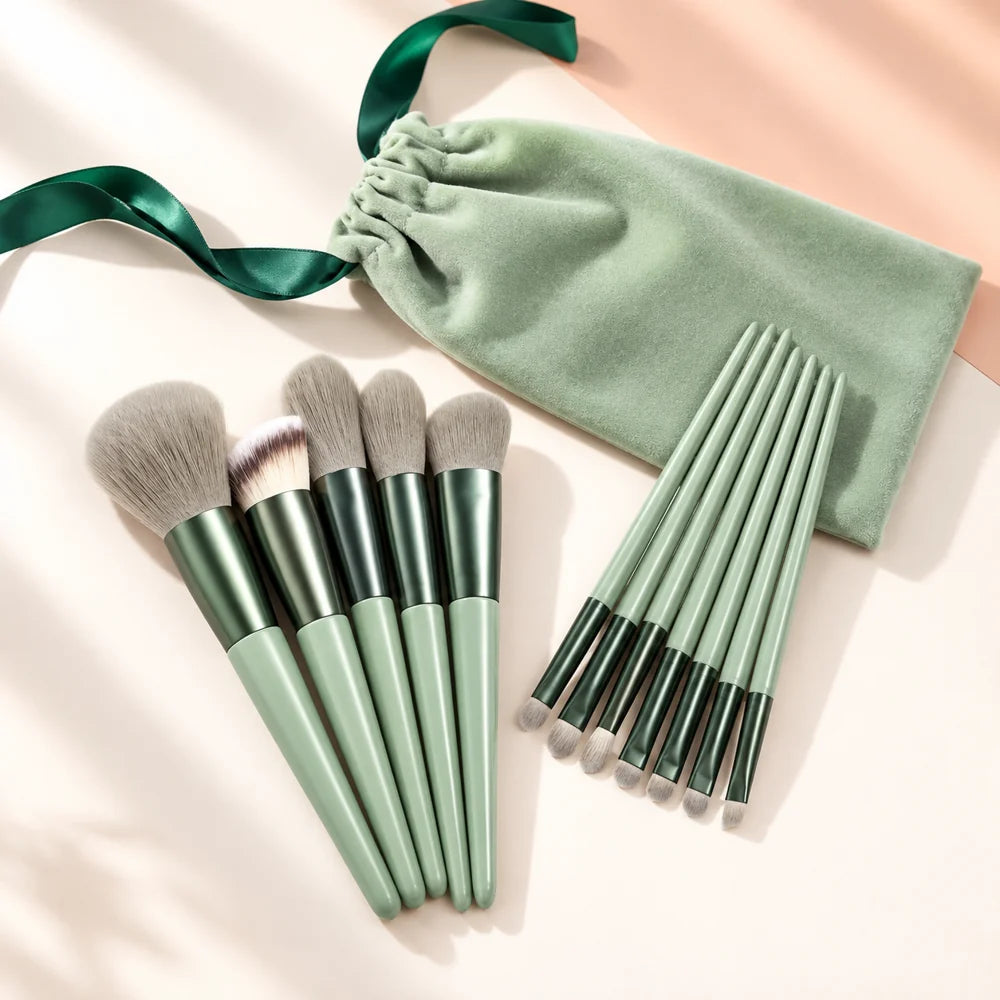 Makeup Brush Set with Pouch — 13 Pieces — product view