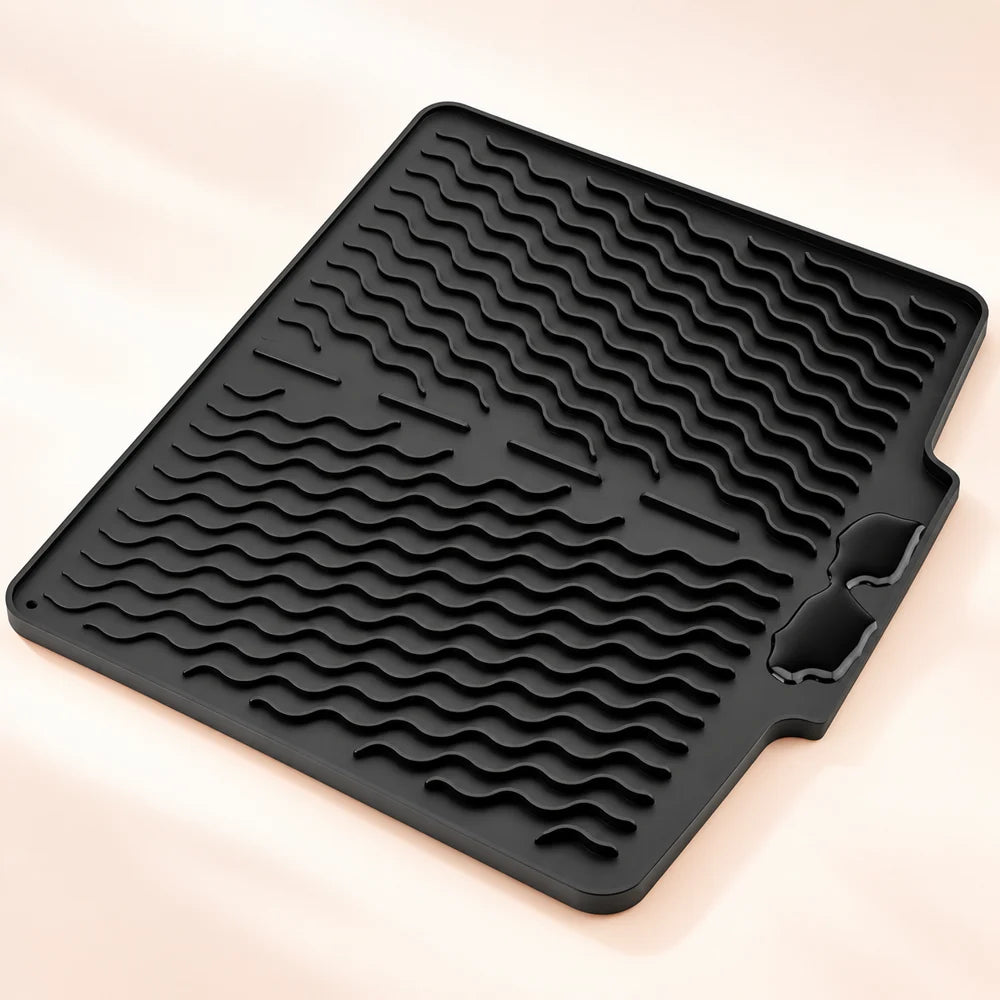 Silicone Sink Drying Mat with Spout — 22 × 30 cm — product view